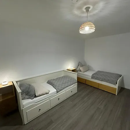 Little Royal Apartment Garbsen Exterior photo